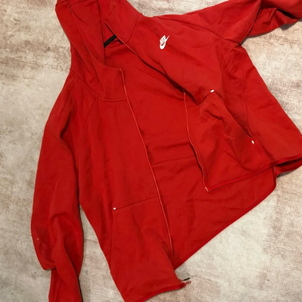 Nike Tech Crimson Full-Zip Hoodie - Picture 1 of 4